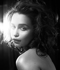 Emilia Clarke (13 Sexy Photos)
