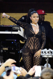 Nicki Minaj in Sexy Clothing (5 Photos)