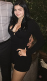 Ariel Winter Cleavage (9 Photos)