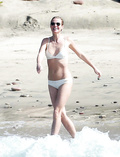 Gwyneth Paltrow in a Bikini (15 Photos)