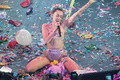 Miley Cyrus Sexy (27 Photos)