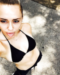 Miley Cyrus Sexy (3 Hot Photos)