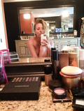 Kaley Cuoco Hot (4 Photos)