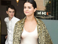 Selena Gomez See Through (8 Photos)