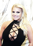 Jessica Simpson Cleavage (7 Photos)