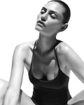 Phoebe Tonkin Sexy (7 Photos)