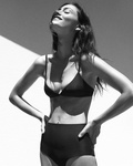 Phoebe Tonkin Sexy (7 Photos)