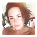 Demi Lovato No Makeup (2 Photos)