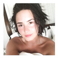 Demi Lovato No Makeup (2 Photos)