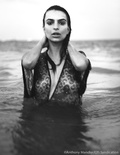 Emily Ratajkowski Sexy (17 Photos)