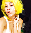Miley Cyrus Sexy (4 Photos)