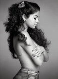 Selena Gomez Topless (3 Photos)