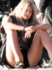 Miley Cyrus masturbate on stage