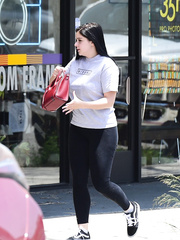 Ariel Winter suffers nip slip in public