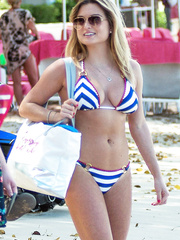 Zara Holland bikini body while enjoying her vacation