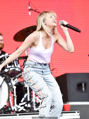 Danielle Bradbery performing at the Stagecoach Music Festival in Indio - April