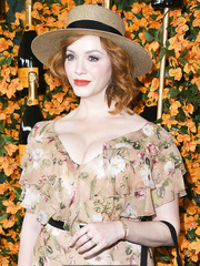 Busty Christina Hendricks sexy cleavage