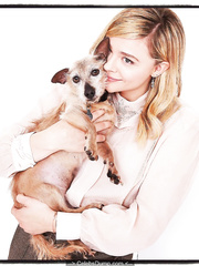 Chloe Grace Moretz with small doggy