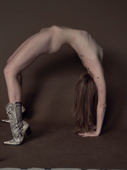 Asia Piwka nude photoshoot by Magdalena Luniewska