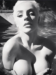 Courtney Stodden in a Bikini (4 Photos)