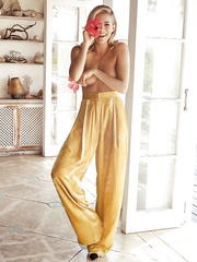 Sienna Miller Sexy & Topless (15 Photos)