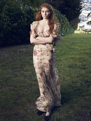 Sophie Turner Sexy (8 Photos)