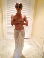 Kaley Cuoco Hot. New Photo