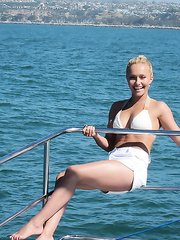 Hayden Panettiere Hot (19Photos) Part 3