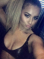 Melissa Reeves Sexy (8 Photos)