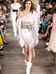 Luna Bijl See Through (5 Photos)