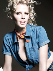 Lara Stone Sexy (10 Photos)