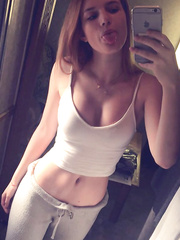 Bella Thorne Selfie (1 Photo)