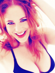 Maitland Ward Cleavage (5 Photos)