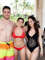 Ariel Winter Sexy (3 New Photos)