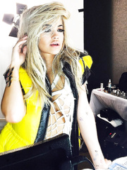 Rita Ora Braless (1 Photo)
