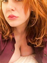 Maitland Ward Braless (4 Photos)