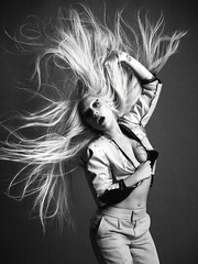 Lady Gaga Cleavage (2 New Photos)