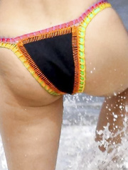 Kelly Brook in Bikini (11 Photos)