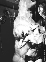 Miley Cyrus Sexy (3 Photos)