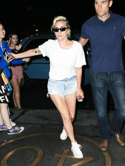 Lady Gaga Braless (2 Photos)