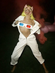 Miley Cyrus Sexy (4 Photos)