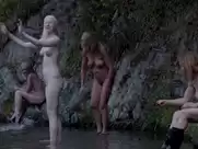 Elisabeth Moss, Lauren Dawes, Alison Bruce, Robyn Malcolm, Robyn Nevin - Top of the lake (2013)