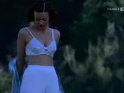 Joanna Going nude, Samantha Mathis sexy – How to Make an American Quilt (1995)