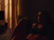 Taylor Misiak nude - Dave s01e03 (2020)