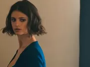 Charlbi Dean Kriek, Drea de Matteo sexy – Don’t Sleep (2017)