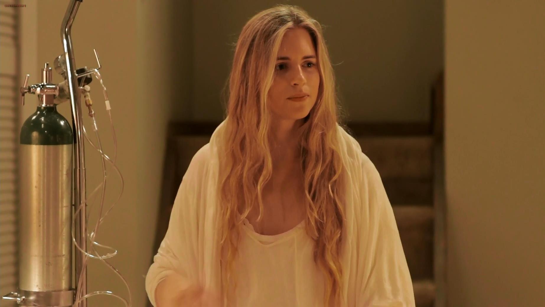 Brit Marling in mind-deepthroating cutting flick from Sound of My Voice whi...