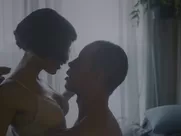 Carla Salle nude - Onisciente s01e04 (2020)