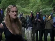 Nora Arnezeder, Lola Kirke sexy – Mozart in the Jungle s01e09 (2014)