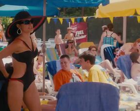 Salma Hayek, Maria Bello Sexy - Grown Ups (2010)