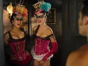 Salma Hayek, Penélope Cruz Sexy - Bandidas (2006)